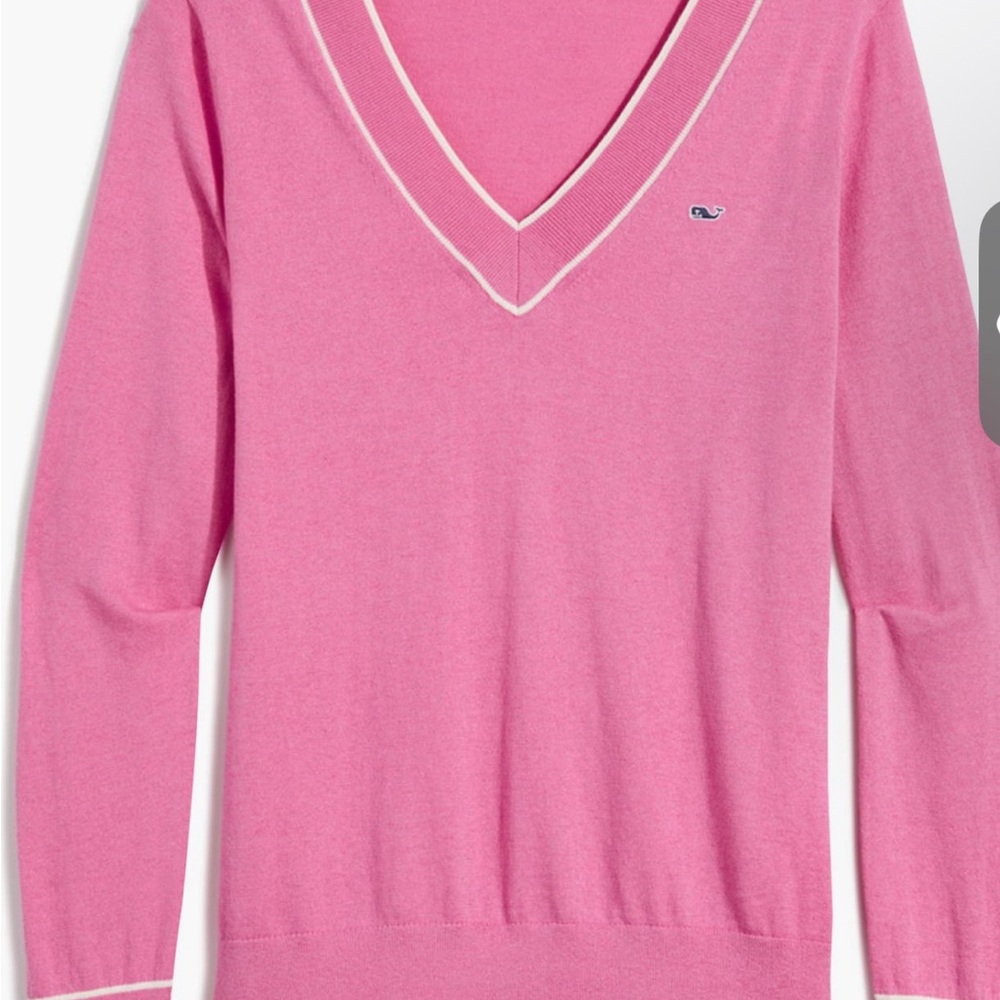 Excellent Condition. Like new. Women’s Vineyard Vines Heritage V-Tipped Sweater